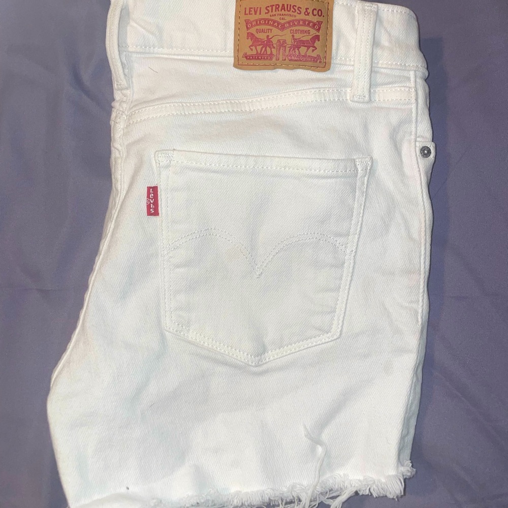 Levi Denim Shorts ⭐️